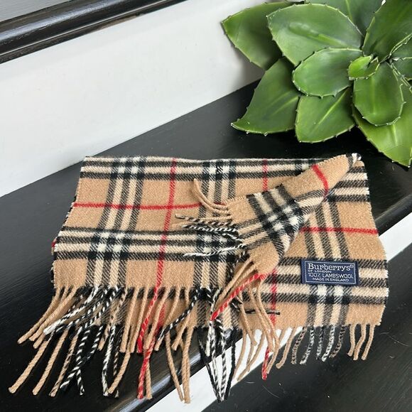 Burberrys of London 100% Lambswool made in England unisex scarf 52”c12” like new - Picture 1 of 4